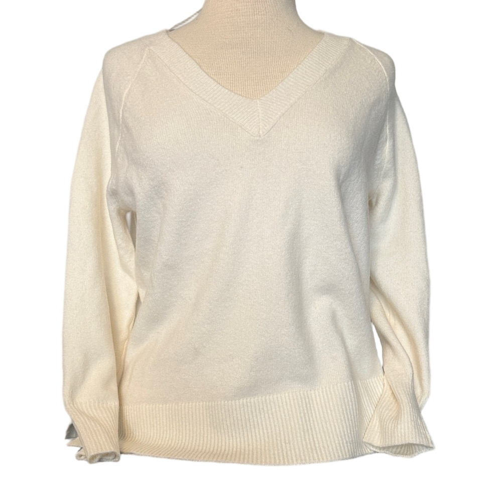 NWT Loft Cream V-Neck Sweater Size S
